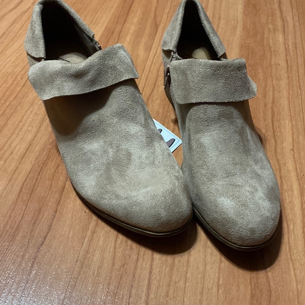 -✨New ✨American Eagle Suede ankle boots - Picture 2 of 8
